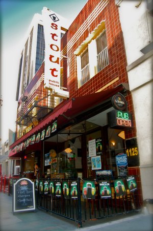 Best Irish Pubs in San Diego | TheWanderingHousewife.com